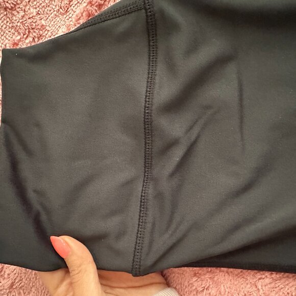 Alo Yoga Black Leggings & Medium Size & High Waist - Picture 3 of 5